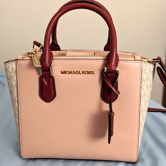 Michael Kors Handbags - New Michael Kors pink bucket purse